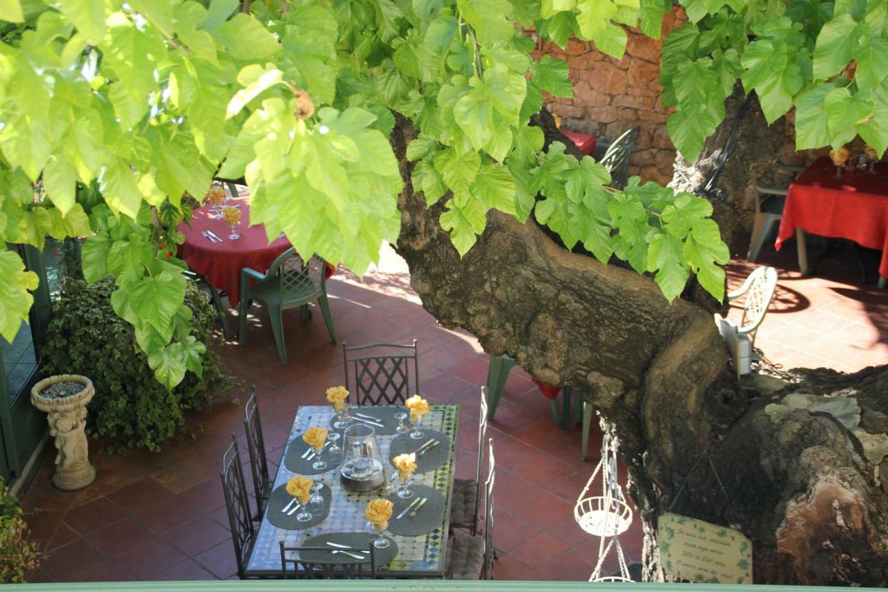 Le Provencal Hotel Aups Exterior foto